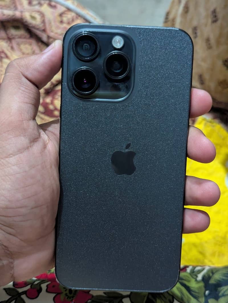 Apple iPhone 15 Pro Max 2