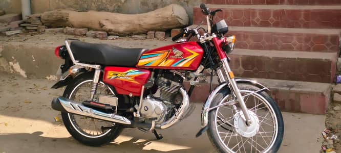 Only 3 mont Use New condition bike.