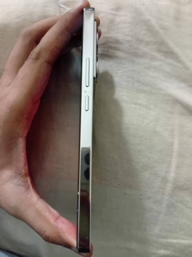 Infinix Note 40 4