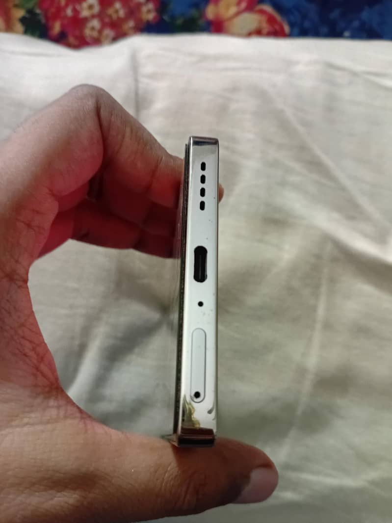 Infinix Note 40 5