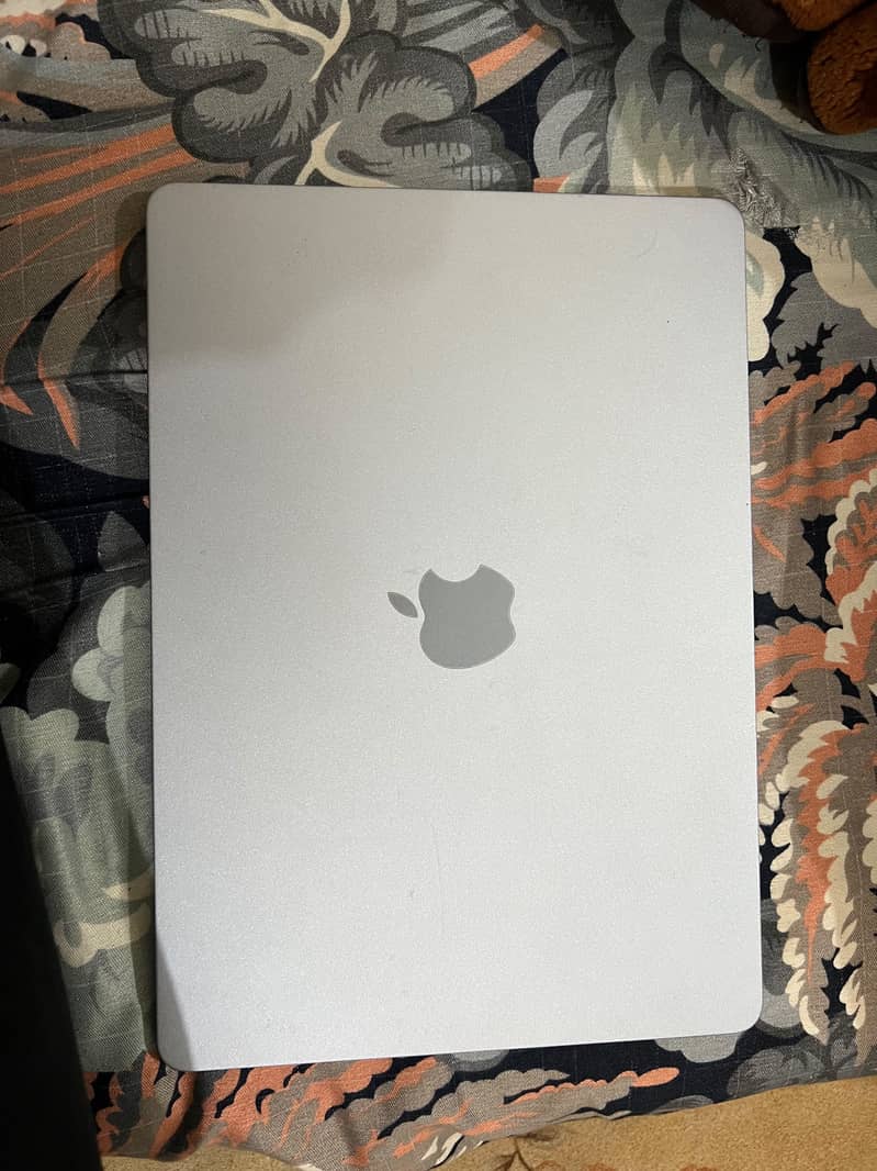 Macbook m4 16/256 0