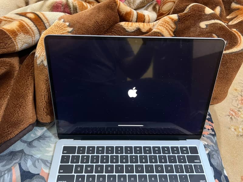 Macbook m4 16/256 3