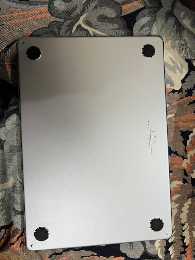 Macbook m4 16/256 4