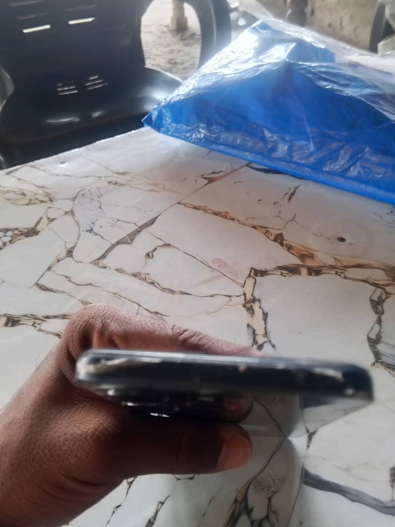 Realme Note 60 4