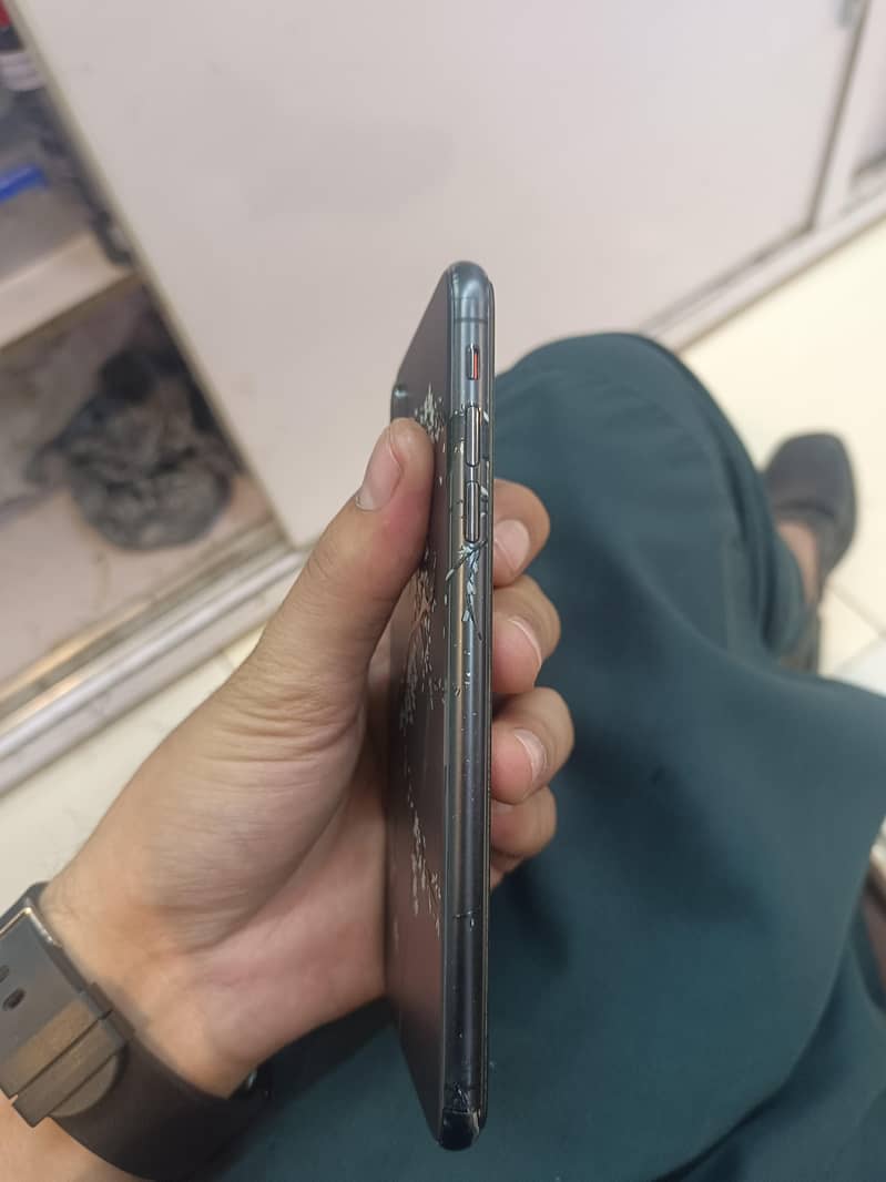 Apple iPhone XS Max 2