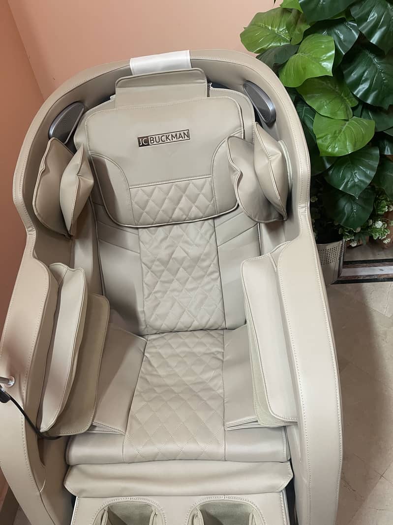 Massage chair/refreshus plus 4