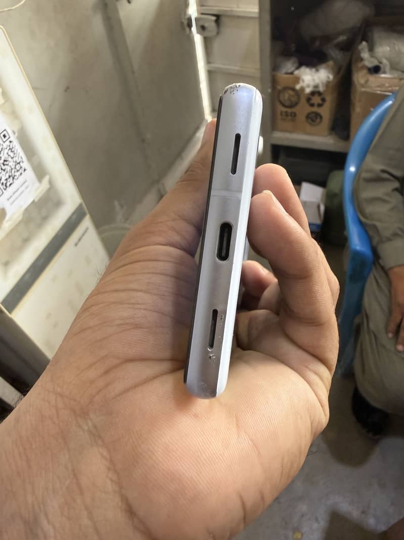 Google Pixel 7a 2