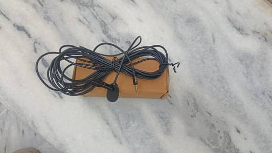 Wired microphone 16 feet long, with audio splitter for mobile, laptop