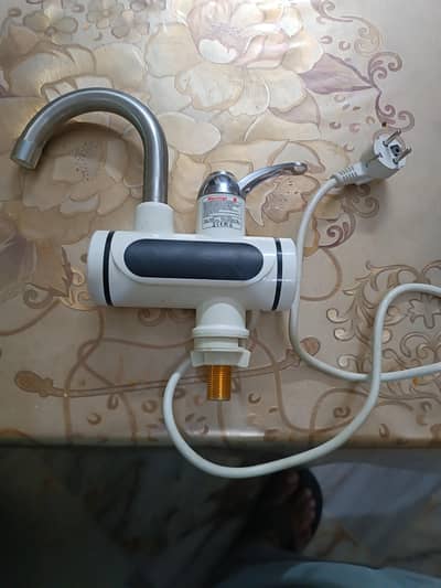 Instant Electric Water Geyser with Tap – New Type: Instant