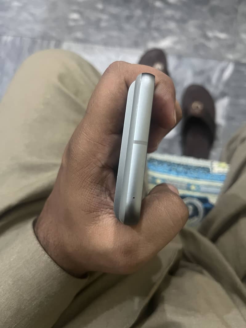 Google Pixel 8 1