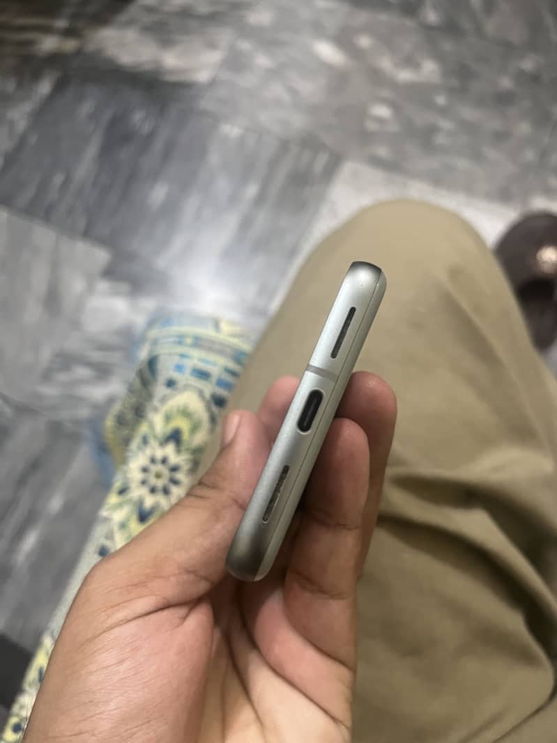 Google Pixel 8 2