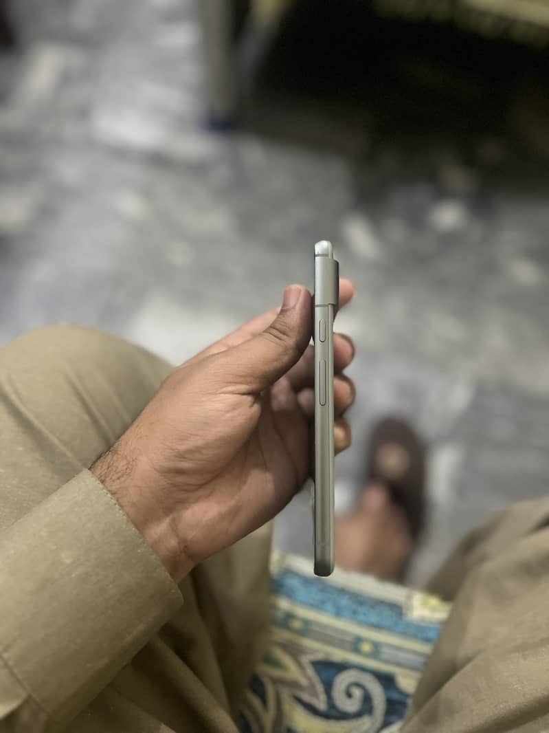 Google Pixel 8 3