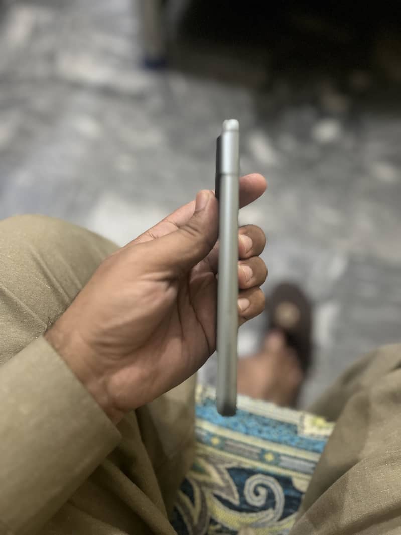 Google Pixel 8 5
