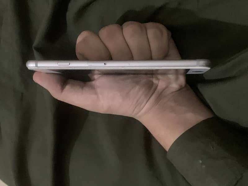 Apple iPhone 6 Plus 0