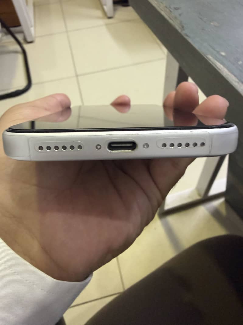Apple iPhone 17 Pro Max 3