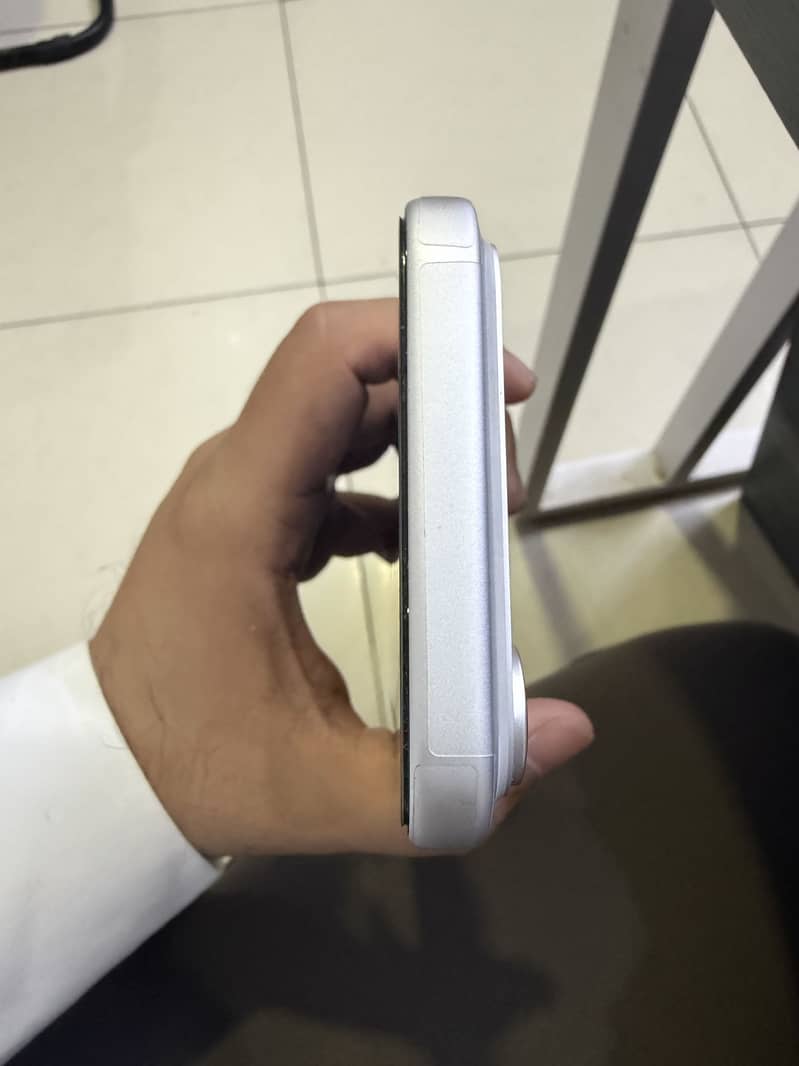 Apple iPhone 17 Pro Max 5