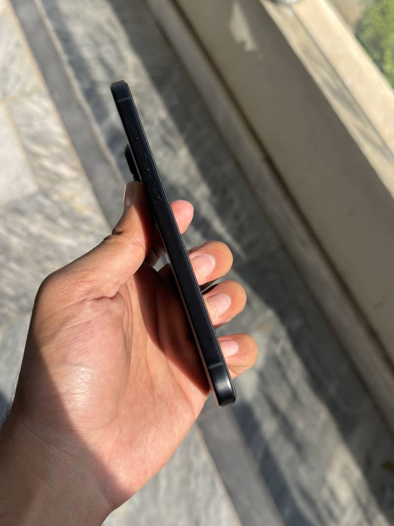 Apple iPhone 16 Plus 2