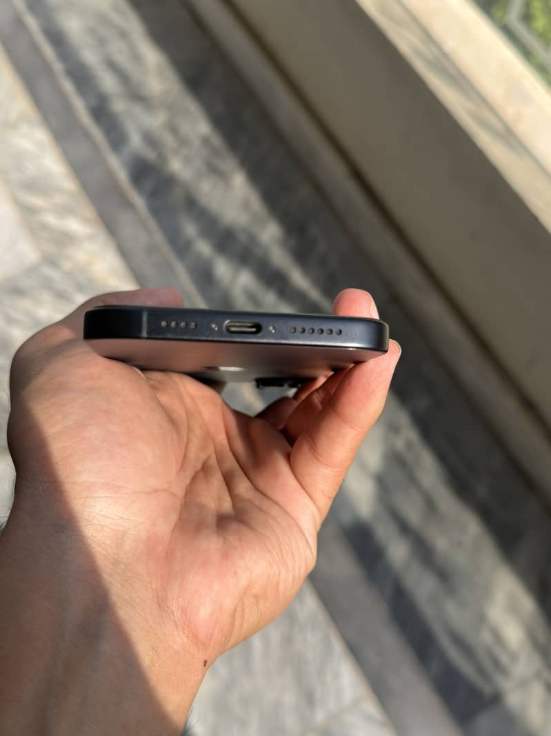 Apple iPhone 16 Plus 1