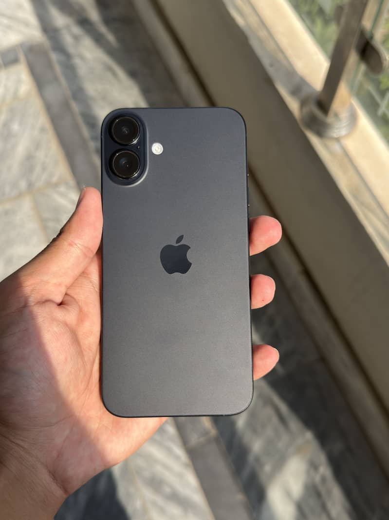 Apple iPhone 16 Plus 8