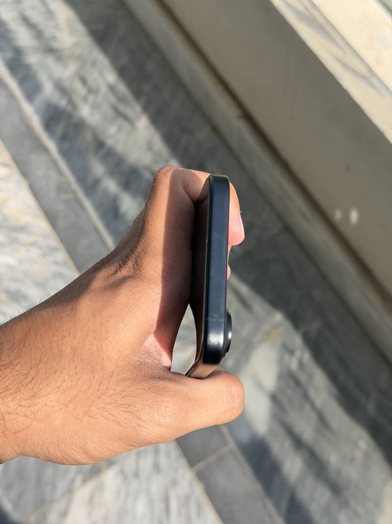 Apple iPhone 16 Plus 10