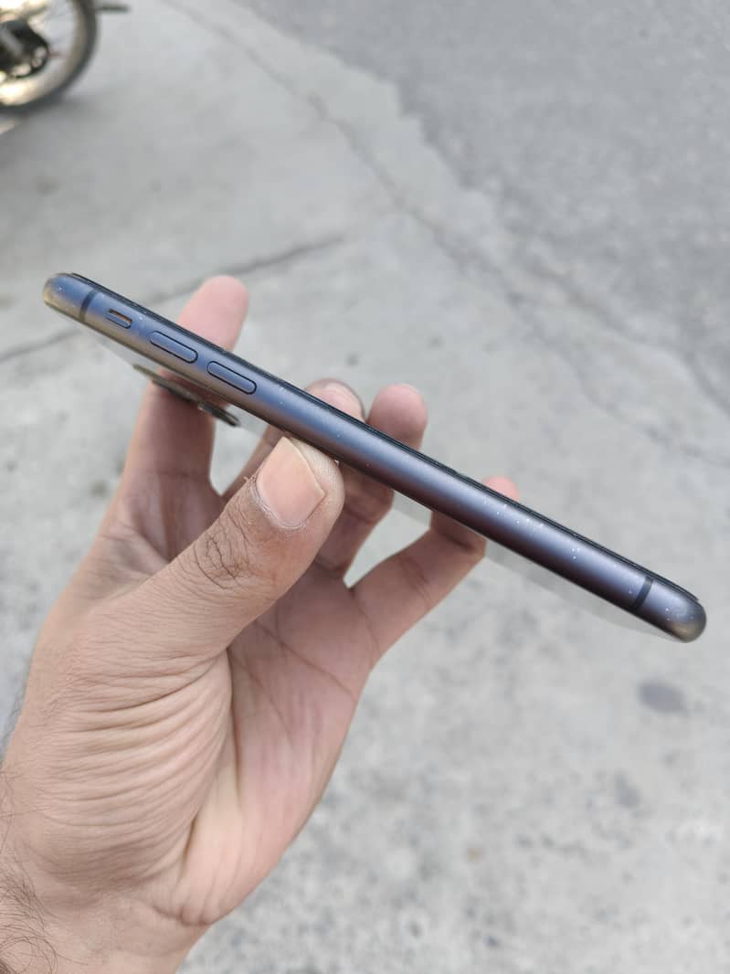 iPhone 11 1