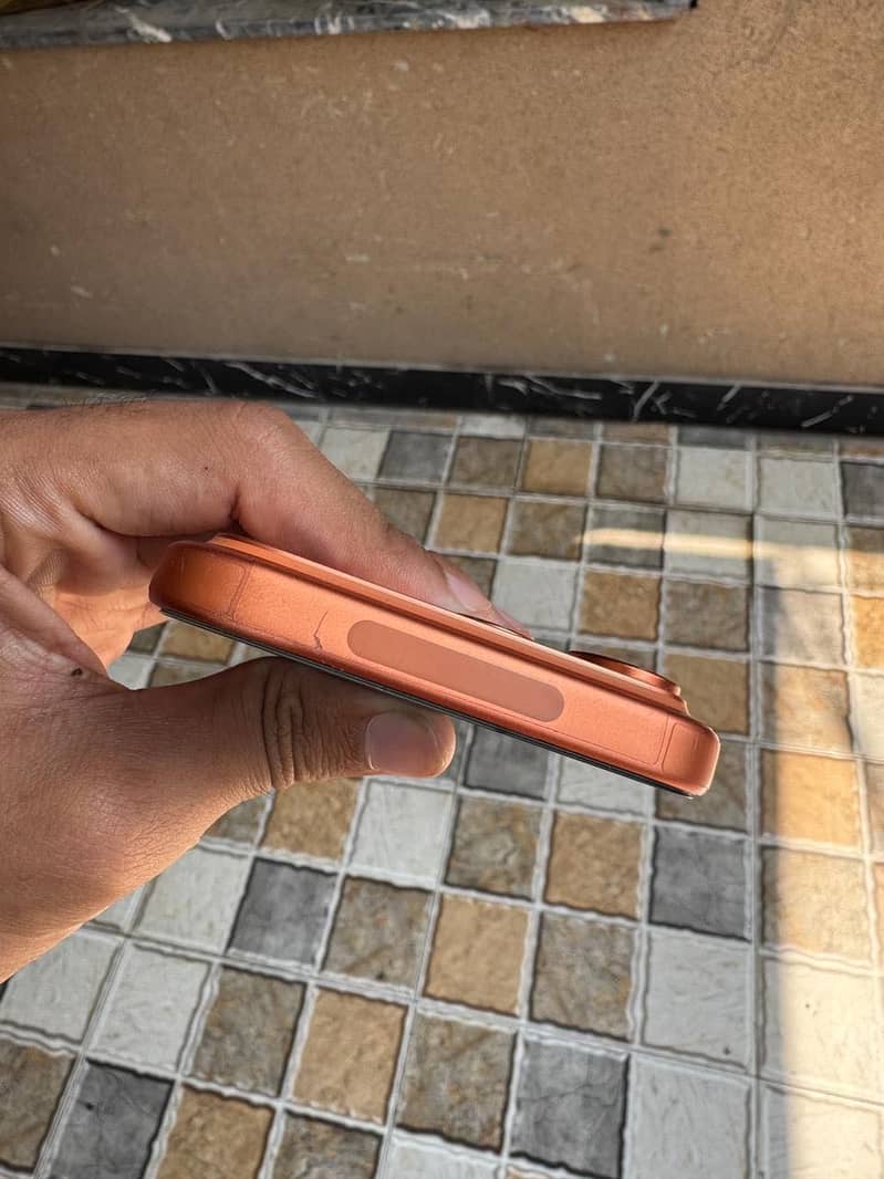 Apple iPhone 17 Pro Max 4