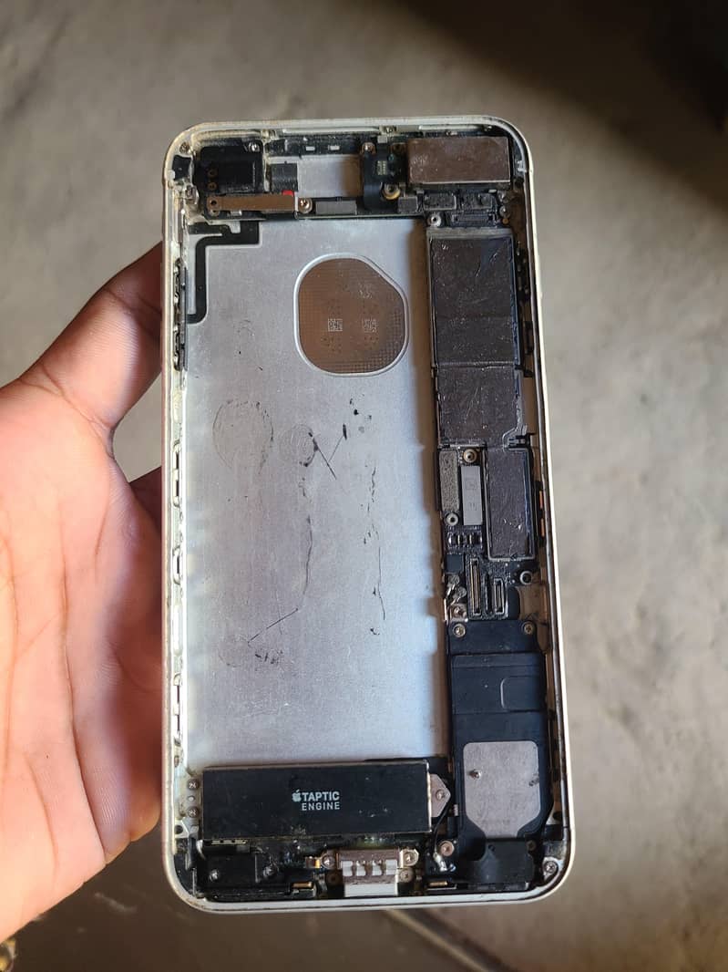 Apple iPhone 7 Plus 0