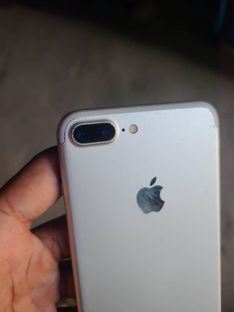 Apple iPhone 7 Plus 2