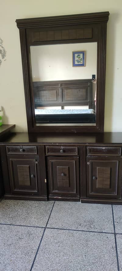dressing table and side tables