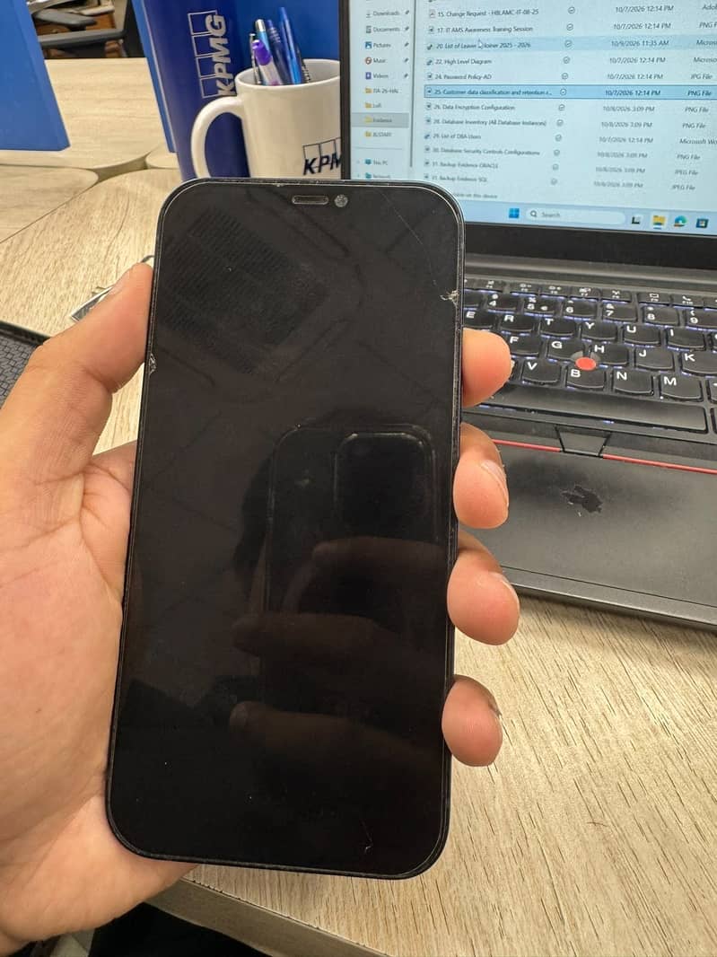 Apple iPhone 12 3