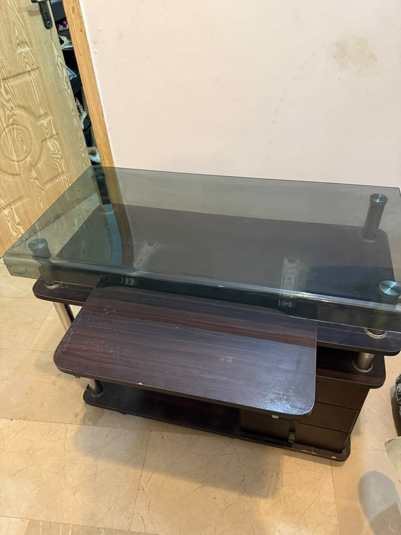 Computer table 0