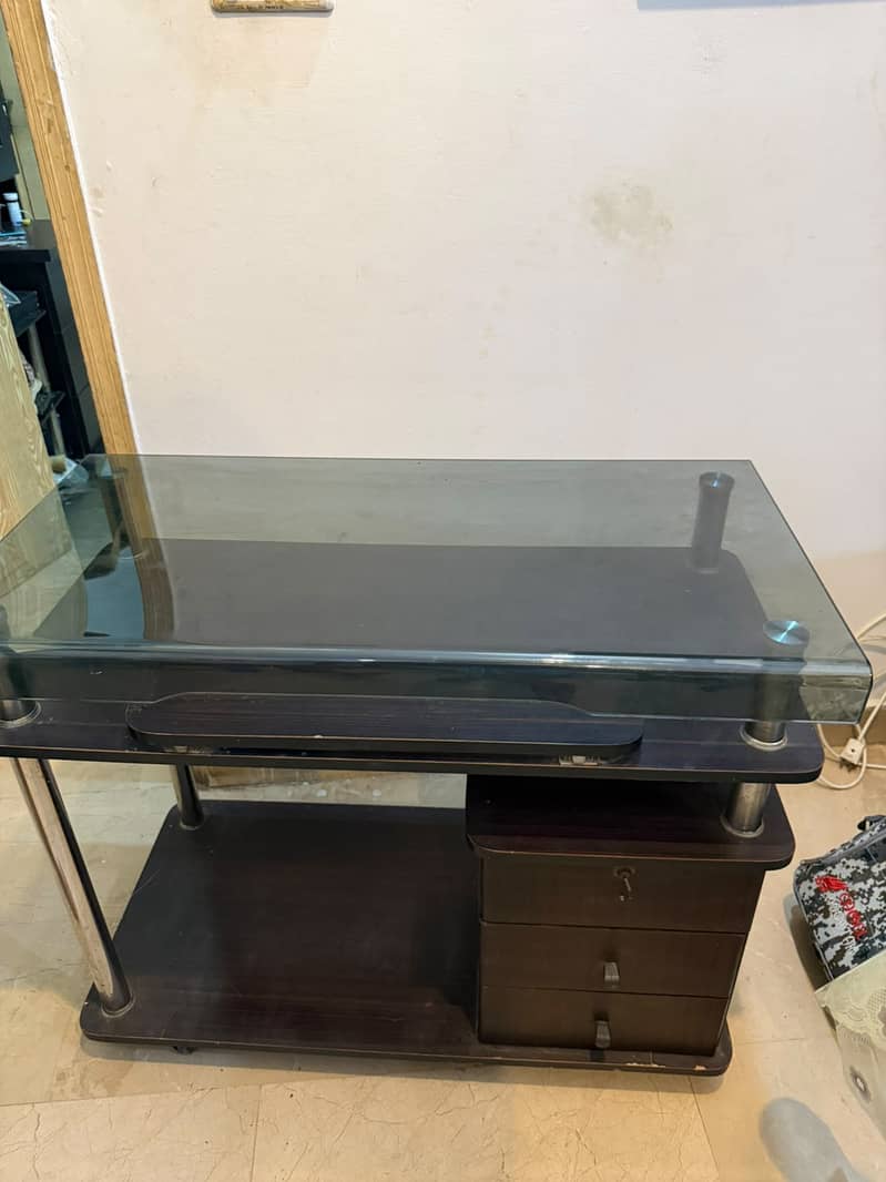 Computer table 1