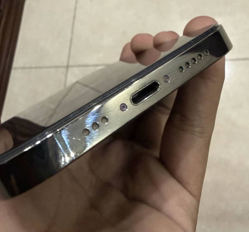 Apple iPhone 13 Pro 1