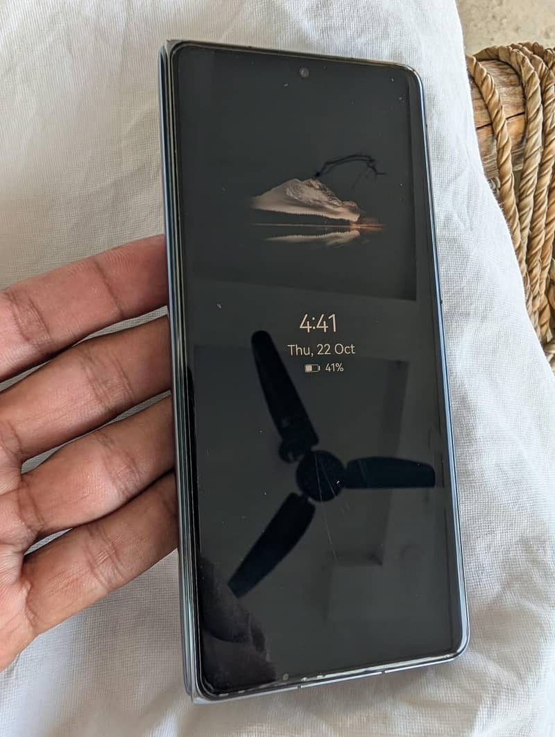 Huawei Mate X3 2