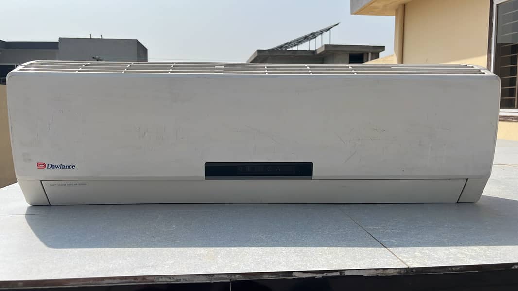 Used Dawlance 1.5 ton split ac 3