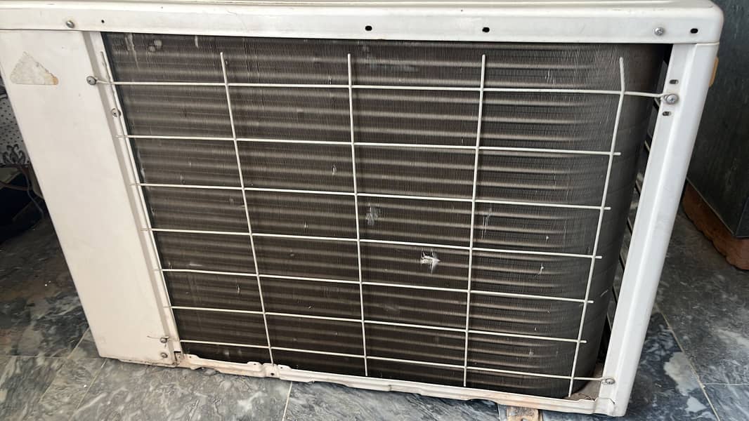 Used Dawlance 1.5 ton split ac 6