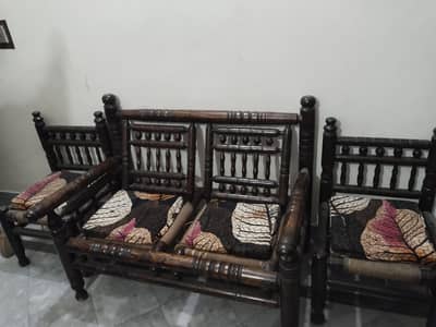 unique and traditional sofa set urgent sale only serious buyers contac