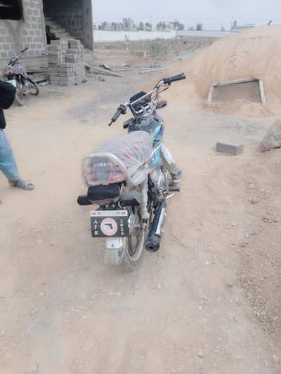 zyada use nahi hoi h mery name py bike Faraz 03122990785