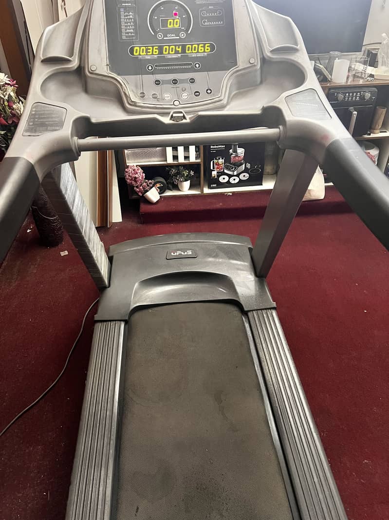 Treadmill cx 980 2