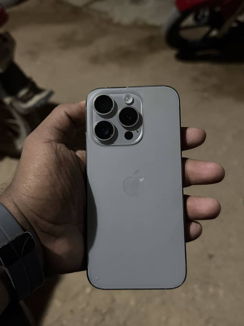 Apple iPhone 15 Pro 2