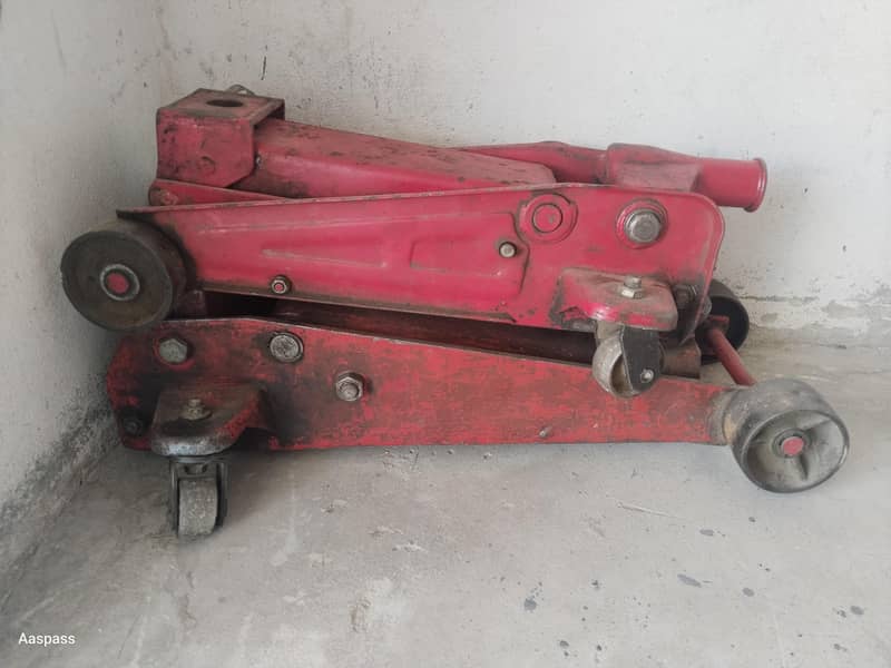 2 Jacks for sell 1