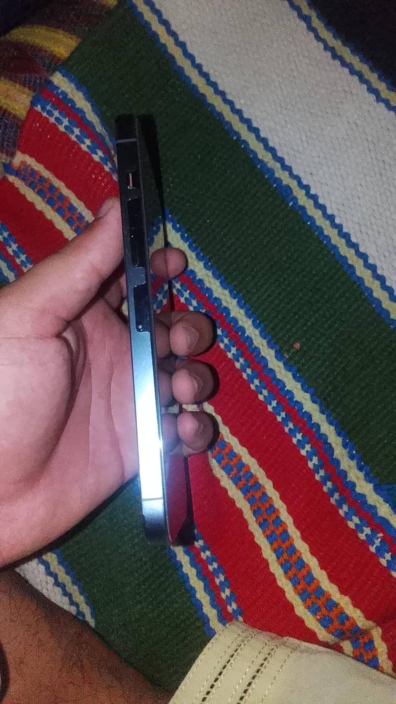 Apple iPhone 13 Pro Max 1
