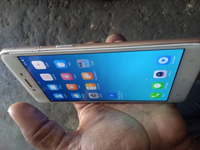 OPPO A37 1