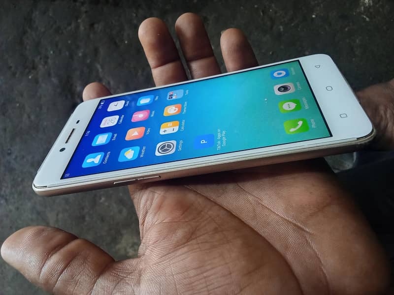 OPPO A37 2