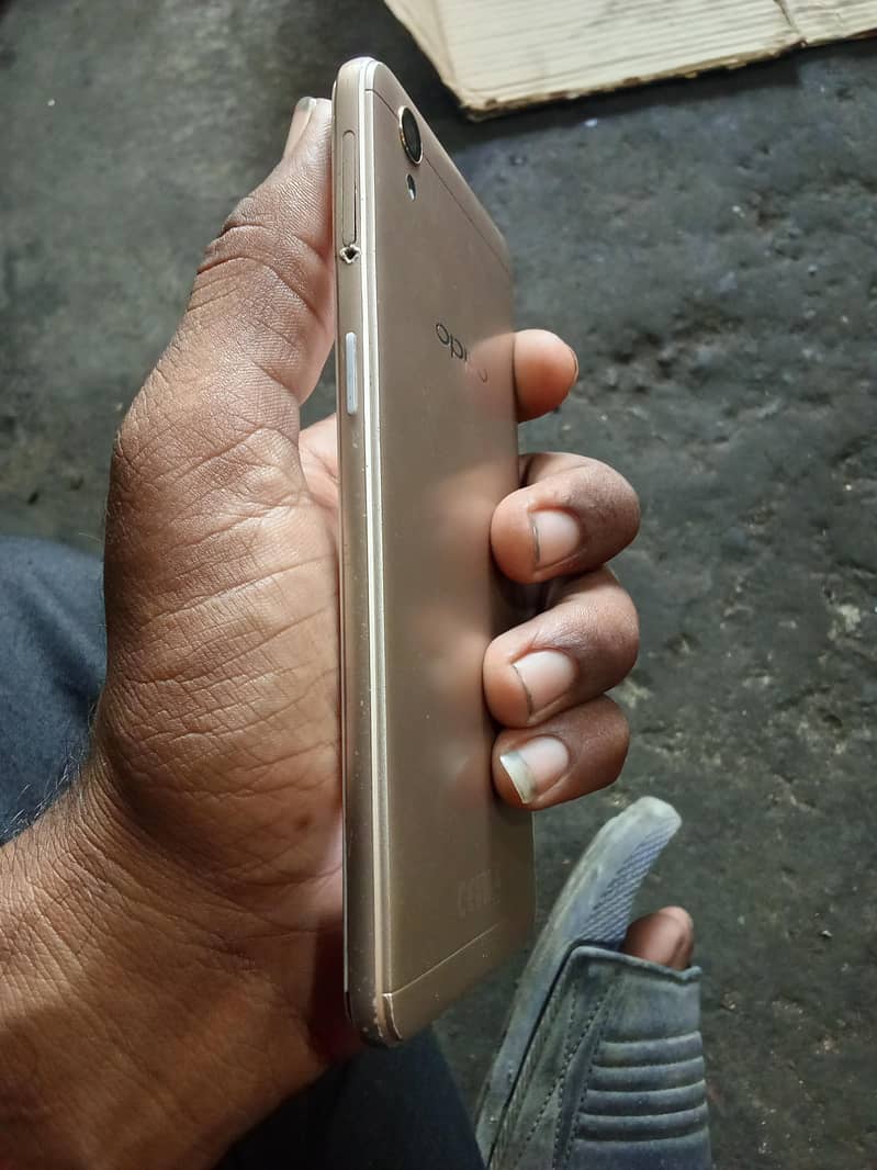 OPPO A37 4