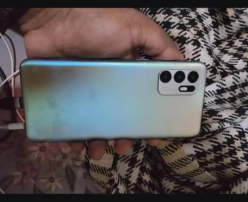 OPPO Reno6 0