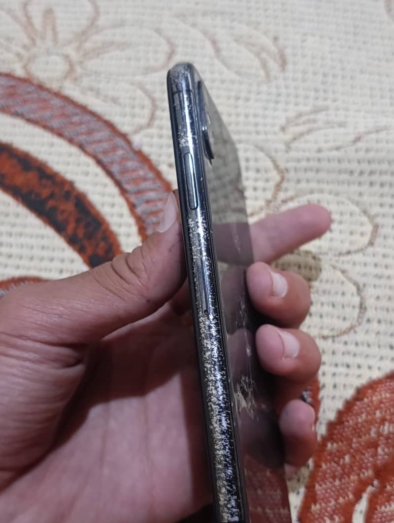 Apple iPhone X 4