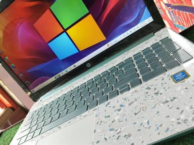HP original. . A Beautiful Laptop. . 10/10 condition