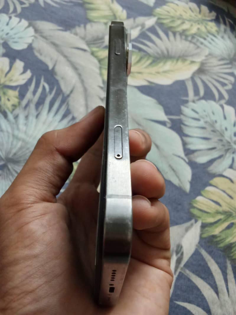 Apple iPhone XR 1