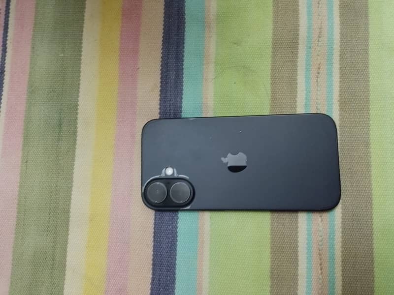 Apple iPhone 16 1